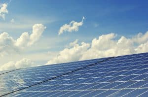 découvrez les panneaux solaires flexibles, une solution innovante et adaptable pour produire de l'énergie solaire. léger et facile à installer, idéal pour les toits, les camping-cars ou les bateaux, ces panneaux optimisent l'espace tout en offrant une performance énergétique remarquable.