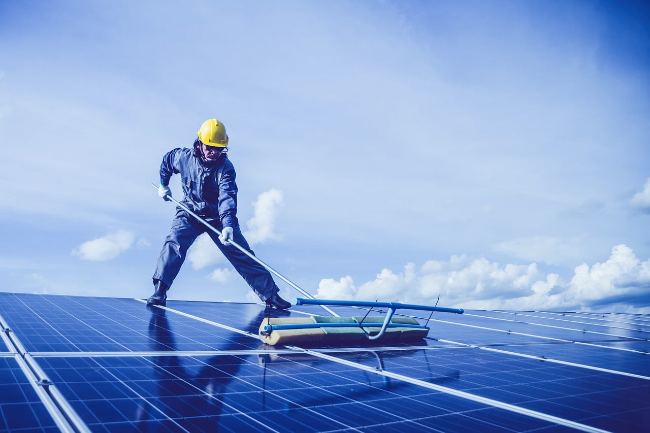 découvrez les avantages des panneaux solaires pour votre maison : une source d'énergie renouvelable qui réduit vos factures d'électricité, préserve l'environnement et augmente la valeur de votre propriété.