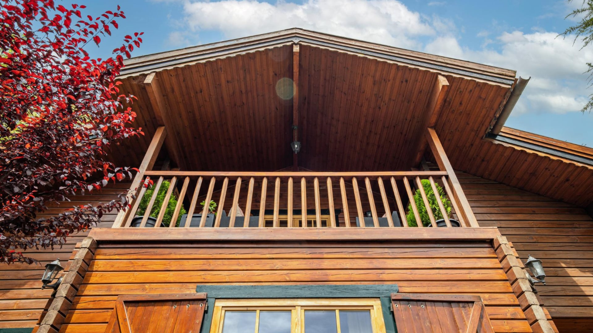 Les avantages esthétiques des bardages en cèdre : une solution élégante pour votre maison