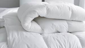 Pourquoi investir dans une couette en plumes française est un choix écologique ?